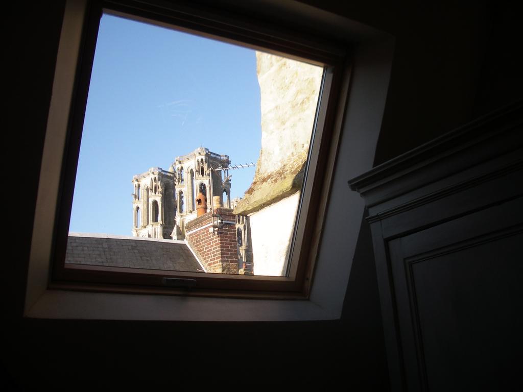 Le Refuge Des Cordeliers Apartment Laon Room photo